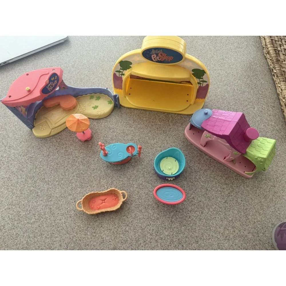 Lot 8 of My Little Pet Shop Accessories Barn, Beach, Beds, Salon